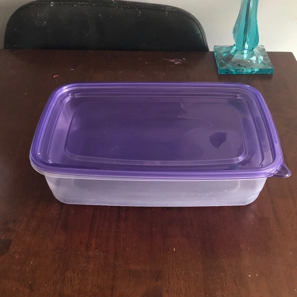 🛍️ Plastic Food Storage Container with Lid